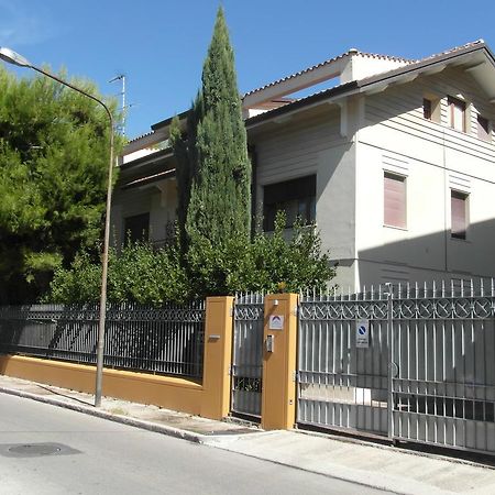 צ'יביטאנובה מארקה B&B In Villa מראה חיצוני תמונה